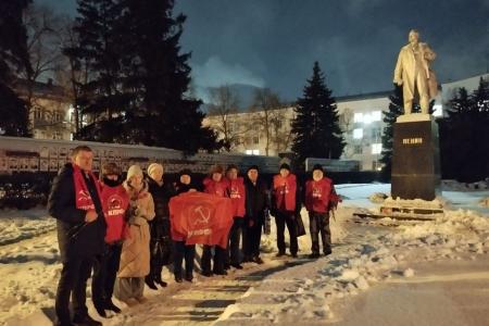 Коммунисты Самарской области почтили память Владимира Ильича Ленина