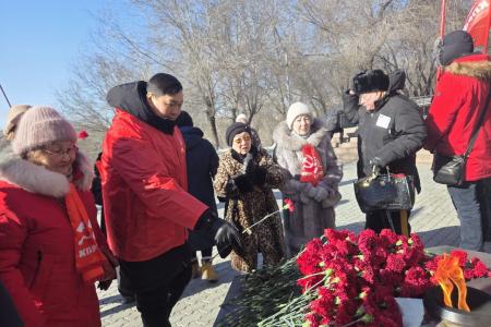 Коммунисты Бурятии отметили 108-ю годовщину «Несокрушимой и легендарной Красной Армии!»