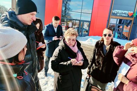 Ольга Алимова в ходе рабочей поездки в Калининградскую область посетила микрорайон «Невский парк»