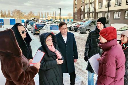 Ольга Алимова в ходе рабочей поездки в Калининградскую область посетила микрорайон «Невский парк»