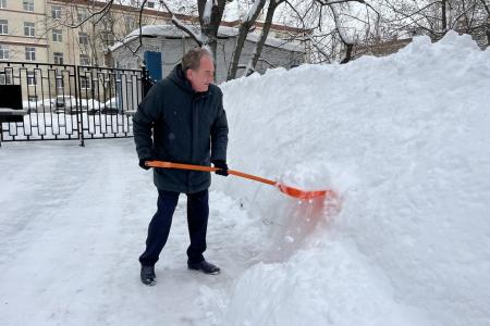 Завершилась череда зимних субботников в Московском Обкоме партии