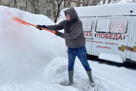 Завершилась череда зимних субботников в Московском Обкоме партии