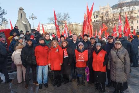 Подмосковные коммунисты: Низкий поклон вам, защитники Родины!