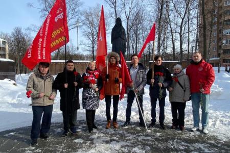 Подмосковные коммунисты: Низкий поклон вам, защитники Родины!