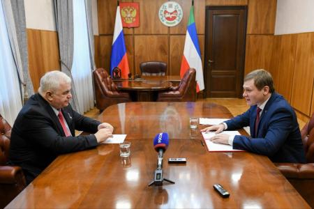 Казбек Тайсаев с рабочим визитом в Республике Хакасия