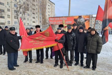 Рождённая вихрем Октября! Тамбовские коммунисты отметили День рождения Рабоче-Крестьянской Красной Армии и Военно-Морского Флота