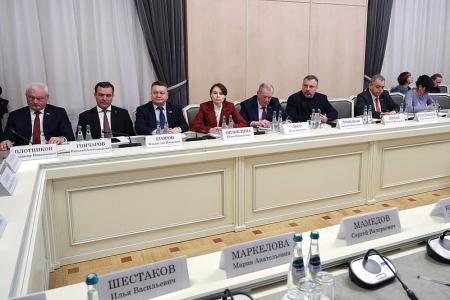 В.И. Кашин провел расширенное заседание Комитета по аграрным вопросам с участием Министра сельского хозяйства Российской Федерации О.Н.Лут