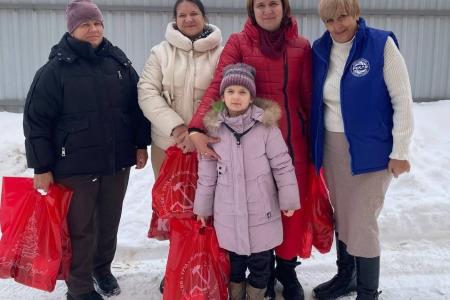 Жители брянского приграничья вновь получили гуманитарную помощь от КПРФ
