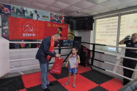 При поддержке Нижегородского регионального отделения КПРФ Нижнего Новгорода прошли соревнования по тайскому боксу