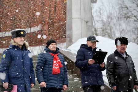 Нижегородское региональное отделение КПРФ отметило 108-ю годовщину Советской армии и Военно-морского флота