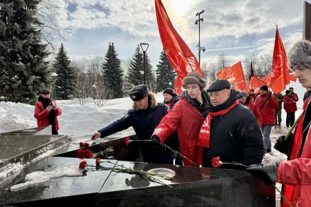 Нижегородское региональное отделение КПРФ отметило 108-ю годовщину Советской армии и Военно-морского флота