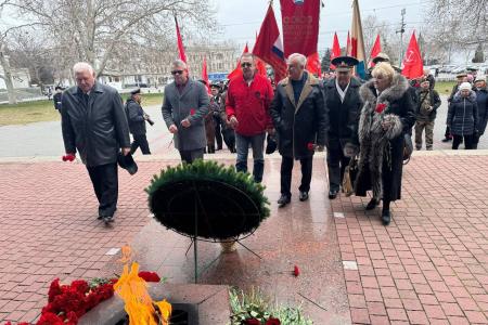 Коммунисты Города - Героя Севастополя отметили  День Советской Армии и Военно-Морского флота
