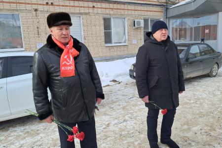 Рождённая вихрем Октября! Тамбовские коммунисты отметили День рождения Рабоче-Крестьянской Красной Армии и Военно-Морского Флота