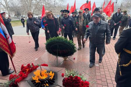 Коммунисты Города - Героя Севастополя отметили  День Советской Армии и Военно-Морского флота
