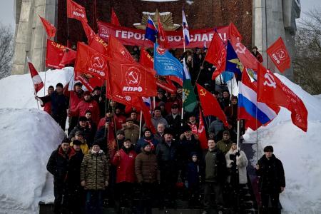 Нижегородское региональное отделение КПРФ отметило 108-ю годовщину Советской армии и Военно-морского флота