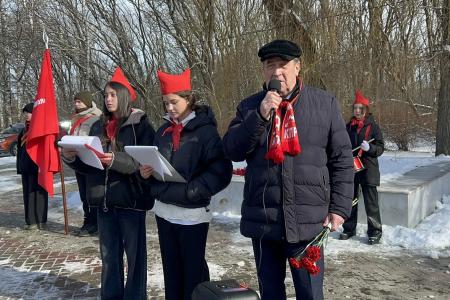 Ставропольский край. Коммунисты возложили цветы на мемориальном комплексе «Холодный родник»