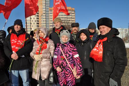 Город трех революций: Да здравствует народная Красная Армия!