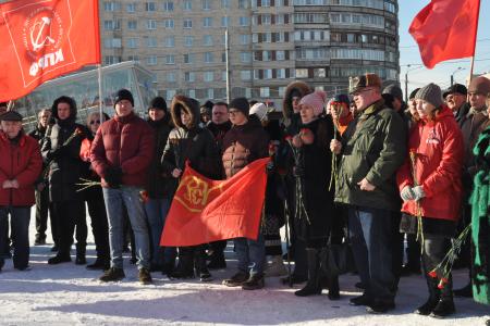 Город трех революций: Да здравствует народная Красная Армия!