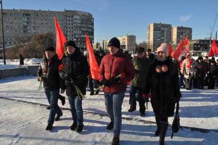 Город трех революций: Да здравствует народная Красная Армия!