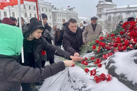 Коммунисты Татарстана почтили память Мусы Джалиля в день его 120-летия