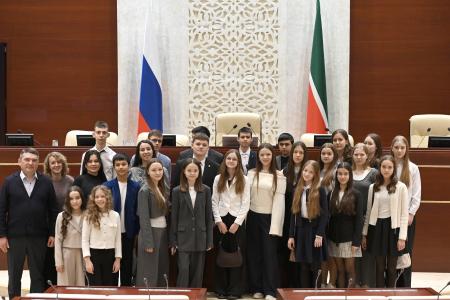 В Государственном Совете Татарстана прошла встреча с финалистами конкурса «Земля талантов»