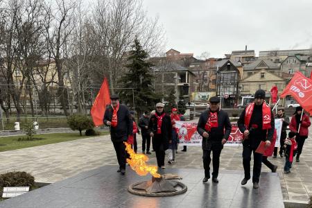 В столице Дагестана г. Махачкале отпраздновали День рождения Красной Армии и Военно-Морского Флота