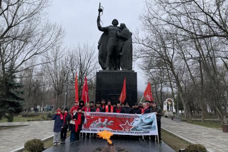 В столице Дагестана г. Махачкале отпраздновали День рождения Красной Армии и Военно-Морского Флота
