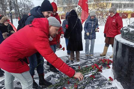 Коммунисты города Иваново почтили память Михаила Фрунзе