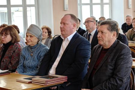 В Иванове представили уникальный каталог, посвященный образу Фрунзе