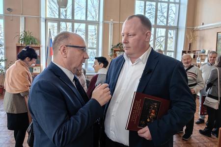 В Иванове представили уникальный каталог, посвященный образу Фрунзе