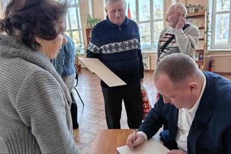 В Иванове представили уникальный каталог, посвященный образу Фрунзе