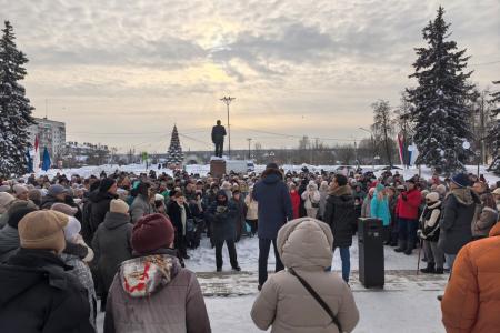 В Кольчугино состоялась встреча депутата Госдумы А.В. Куринного с жителями за сохранение роддома