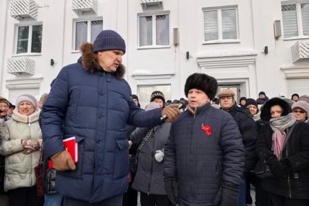 В Кольчугино состоялась встреча депутата Госдумы А.В. Куринного с жителями за сохранение роддома