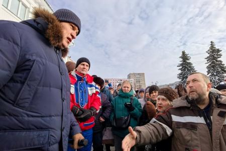 В Кольчугино состоялась встреча депутата Госдумы А.В. Куринного с жителями за сохранение роддома