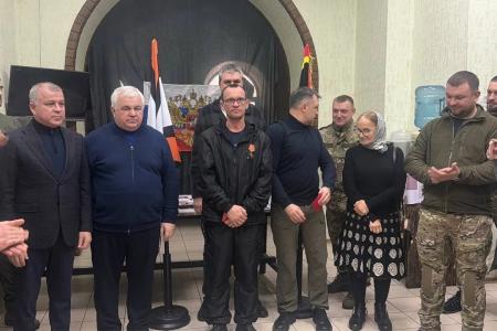 Казбек Тайсаев с насыщенной программой прибыл в Луганск поздравить бойцов с 23 февраля