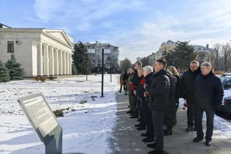Казбек Тайсаев с насыщенной программой прибыл в Луганск поздравить бойцов с 23 февраля