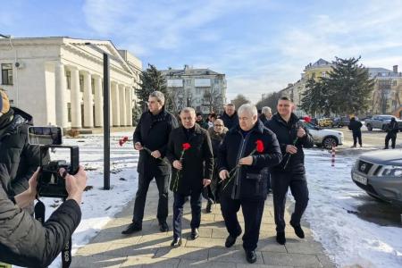 Казбек Тайсаев с насыщенной программой прибыл в Луганск поздравить бойцов с 23 февраля
