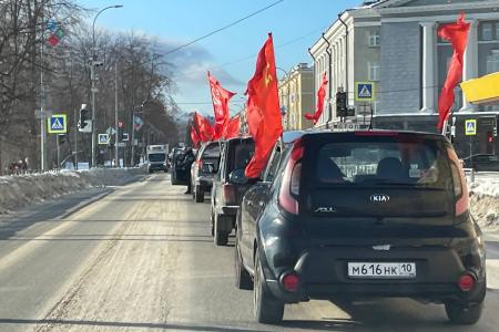 Карелия. В республиканской столице коммунисты провели торжественные мероприятия в честь Дня Советской армии и Военно-морского флота