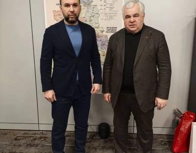 Делегация КПРФ во главе с Казбеком Тайсаевым прибыла в Донецк