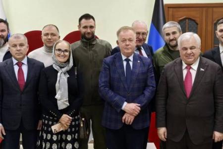 Делегация КПРФ во главе с Казбеком Тайсаевым прибыла в Донецк
