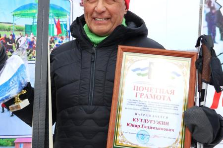 Александр Ющенко и Юнир Кутлугужин открыли соревнования «Лыжня России» и новую хоккейную площадку в Республике Башкортостан