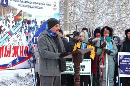 Александр Ющенко и Юнир Кутлугужин открыли соревнования «Лыжня России» и новую хоккейную площадку в Республике Башкортостан