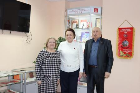 Руководитель фракции КПРФ Волгоградской областной Думы Тамара Головачева встретилась с председателями Совета ветеранов Центрального и Ворошиловского районов Волгограда