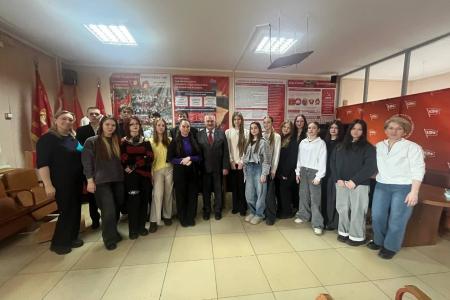 Депутаты-коммунисты Заксобрания Забайкалья обсудили со школьниками законопроекты