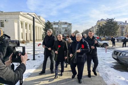Делегация КПРФ во главе с Казбеком Тайсаевым посетили Луганск