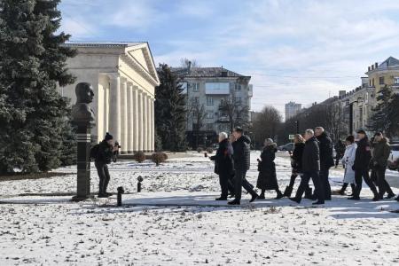 Делегация КПРФ во главе с Казбеком Тайсаевым посетили Луганск