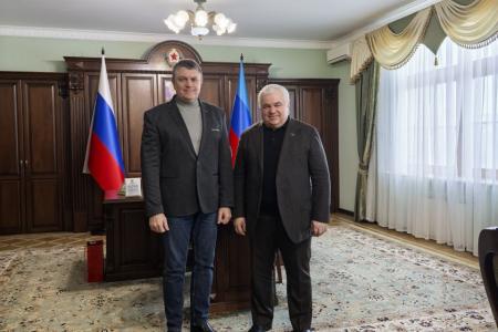 Второй день рабочей поездки делегации КПРФ под руководством Казбека Тайсаева в Луганск