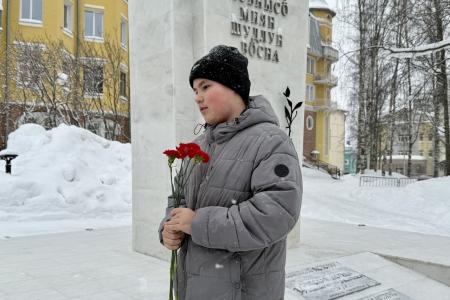 В Республике Коми КПРФ и сторонники партии провели серию памятных акций, посвященных Дню Советской армии и Военно-Морского флота