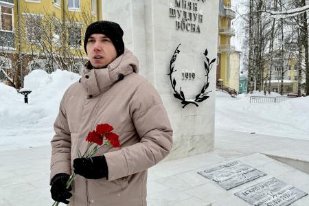В Республике Коми КПРФ и сторонники партии провели серию памятных акций, посвященных Дню Советской армии и Военно-Морского флота