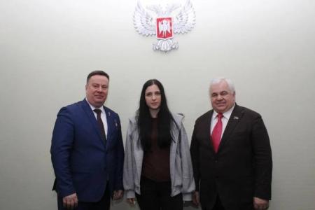 Делегация КПРФ во главе с Казбеком Тайсаевым прибыла в Донецк